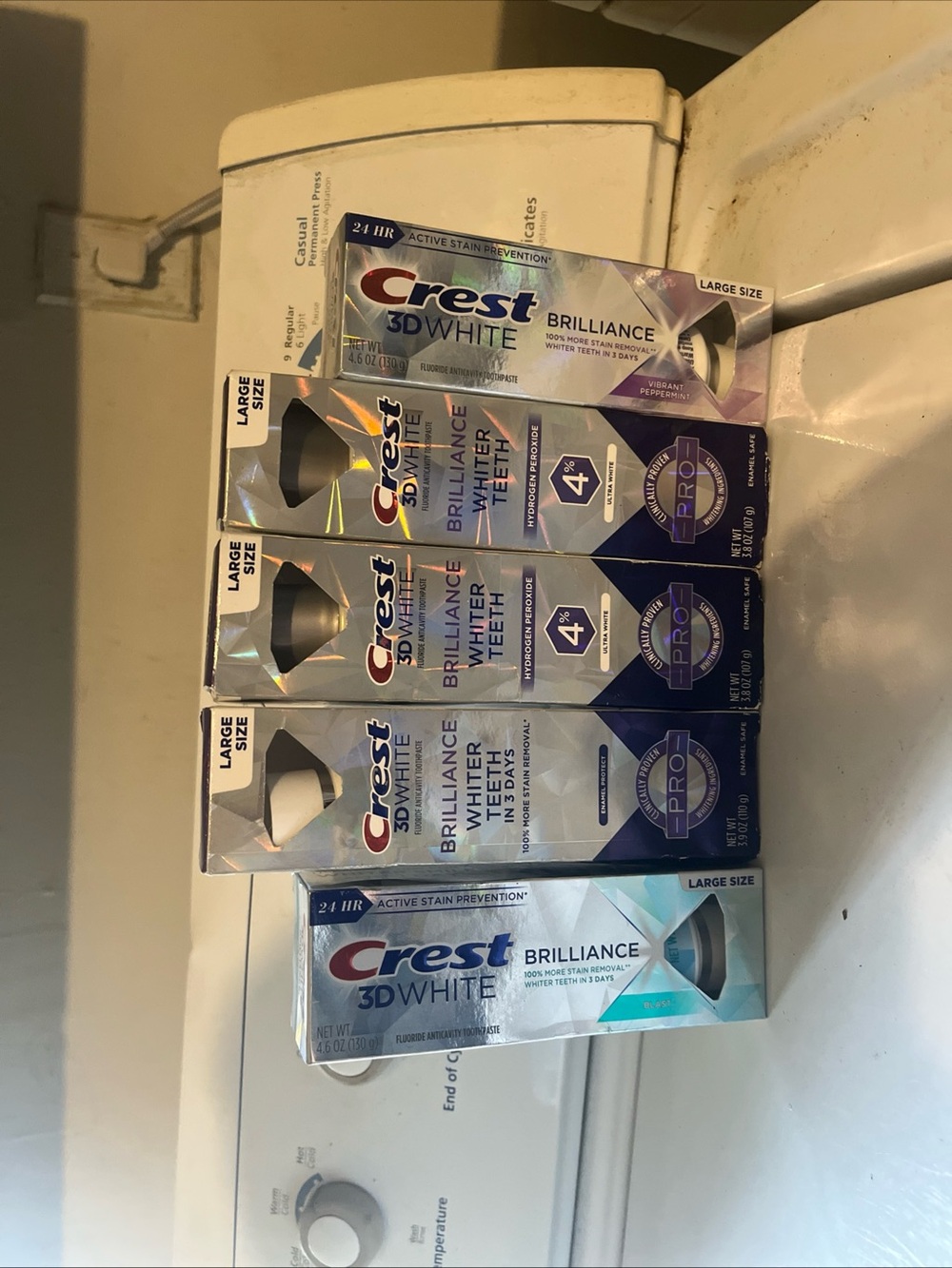 Crest 3D White Brilliance Toothpaste Pack in White & Purple